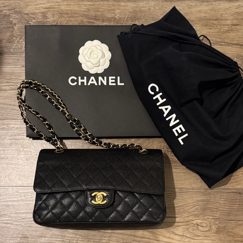 Chanel medium classic double flap